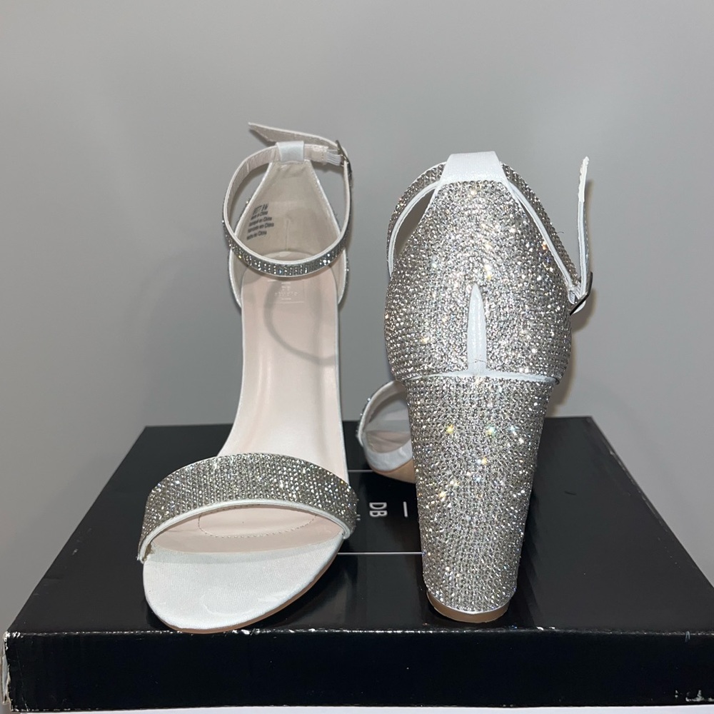 David’s Bridal DB Studio Rhinestone Block-Heeled Bridal Shoes Size 9